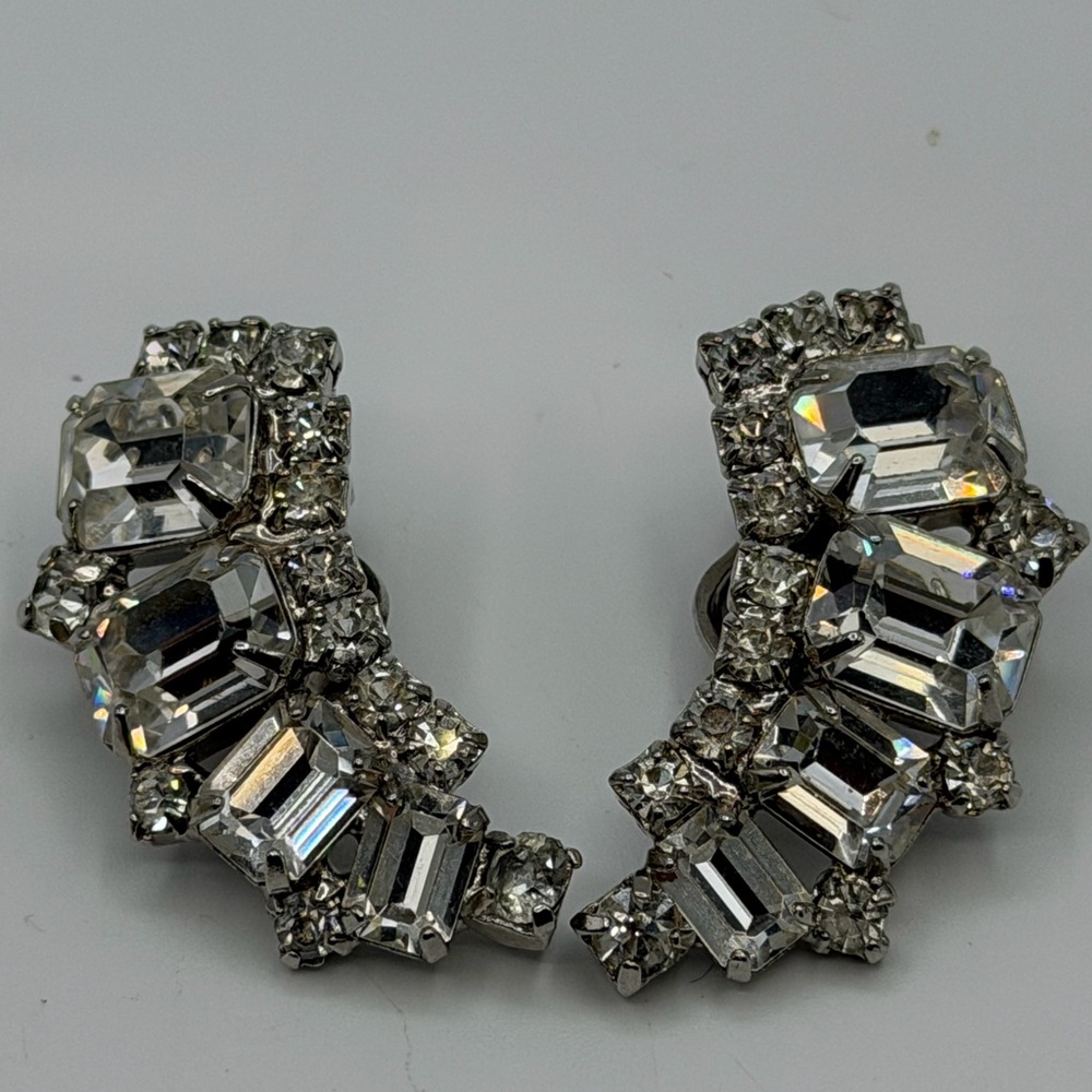 VTG 1950s Clear Rhinestone Ear Climber Clip-On Earrings - Emerald & Baguette Cut